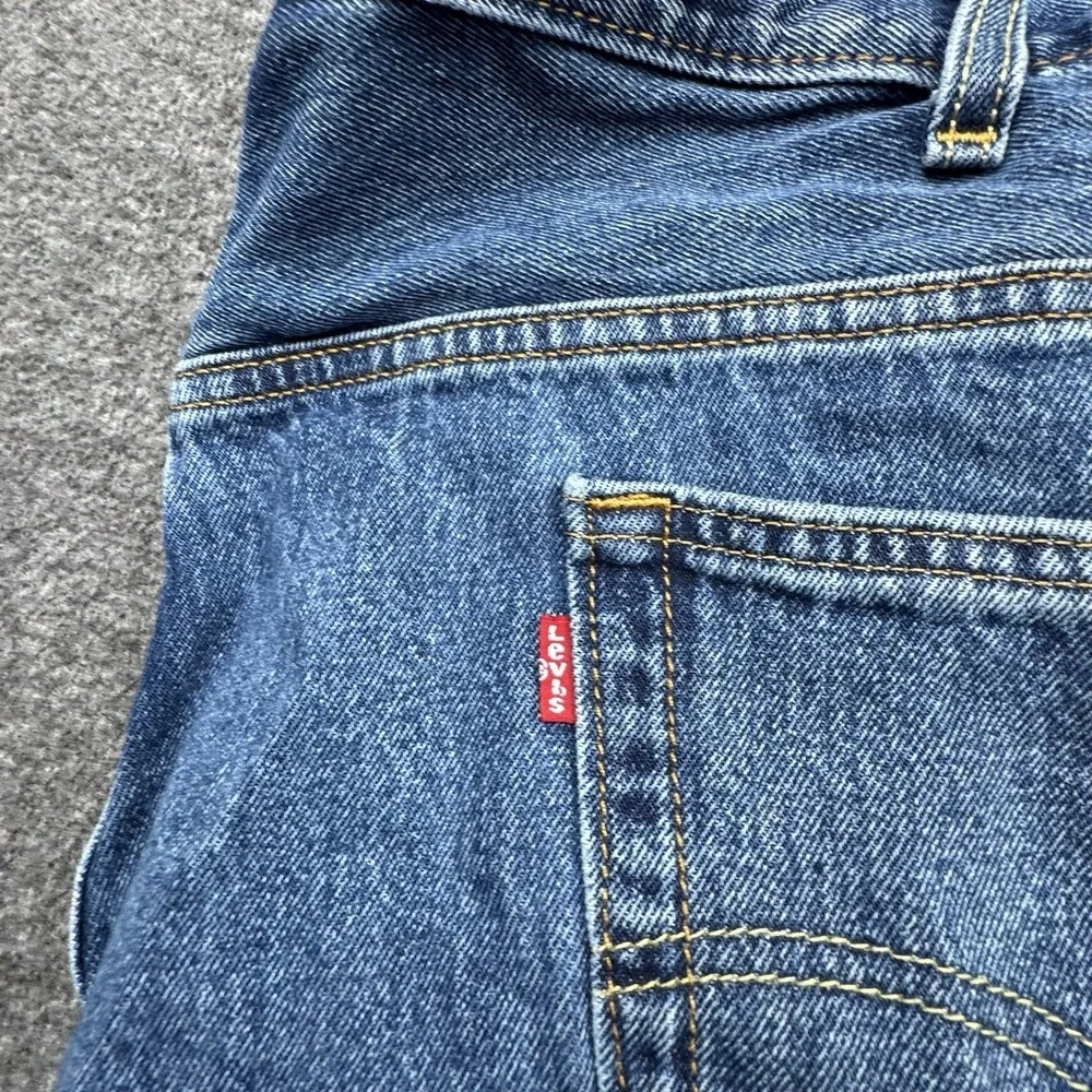 Levis 550 Relaxed Fit Mens Blue Jeans‎ Mens Size 50x32 Fits 50x31 Denim *Hole*